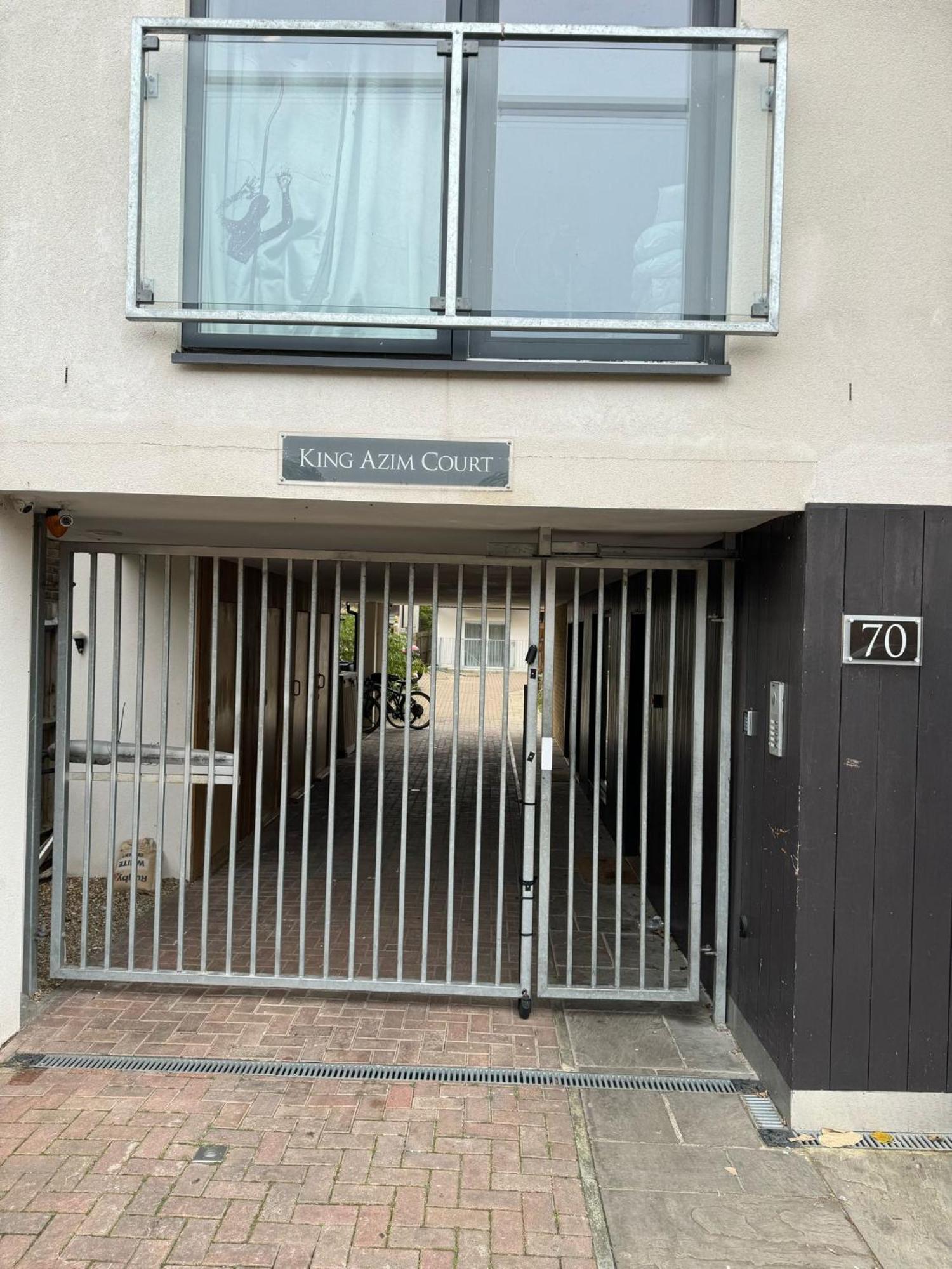 King Azim Court Apartment London Ngoại thất bức ảnh